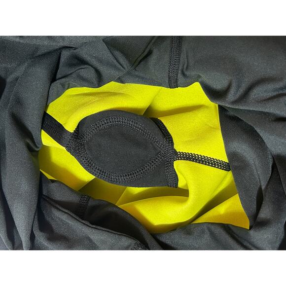 Zaggora HotPants Women's Fold Down Cropped Workout Leggings L Capris Black - Picture 7 of 7